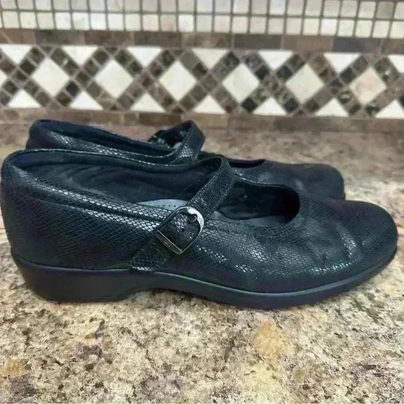 SAS Maria Ladies Black Shiny Snake Tripad Comfort Foot Bed Size 9.5 Narrow - Picture 3 of 9